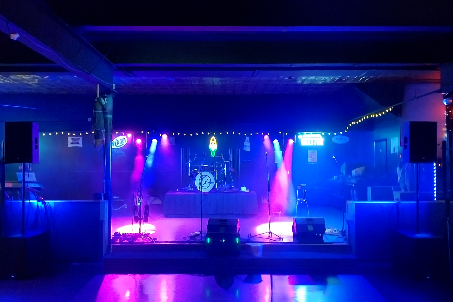 Bare Minimum Audio live event